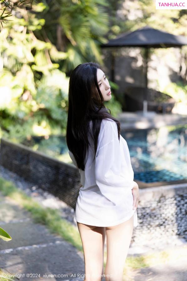  [XiuRen]高清写真图 2024.03.06 No.8183 章芃芃 比基尼美腿第3张图片